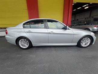 2011 BMW 325i - Thumbnail