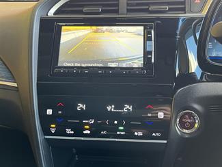 2015 Honda Shuttle - Thumbnail