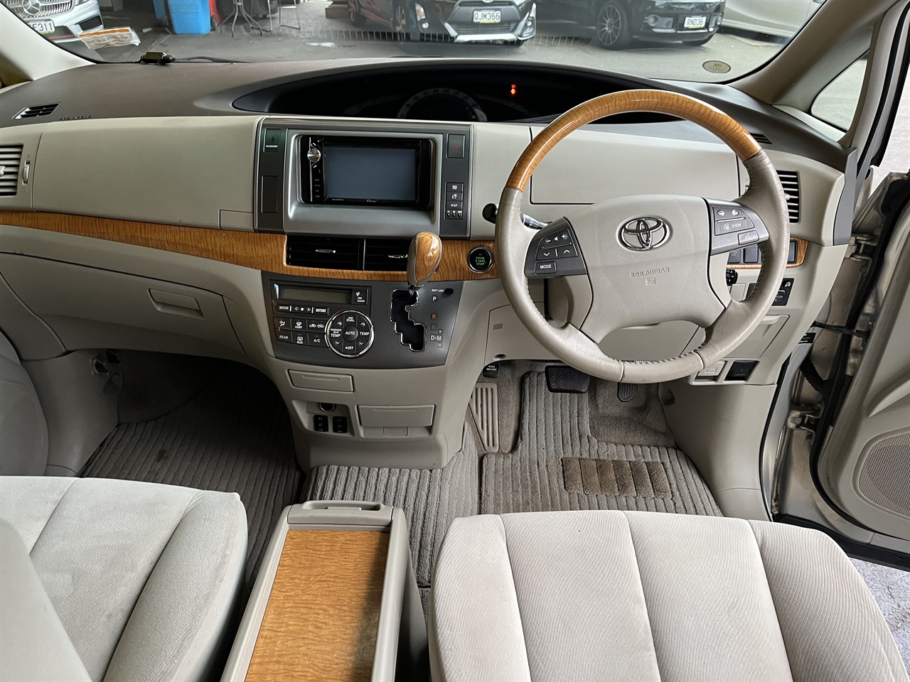 2011 Toyota Estima