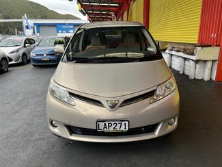 2011 Toyota Estima - Thumbnail