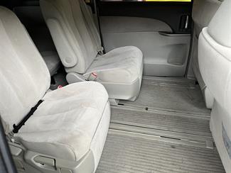 2011 Toyota Estima - Thumbnail