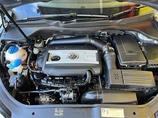 2010 Volkswagen Eos - Thumbnail