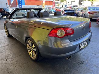 2010 Volkswagen Eos - Thumbnail