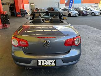 2010 Volkswagen Eos - Thumbnail
