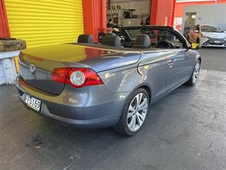 2010 Volkswagen Eos - Thumbnail