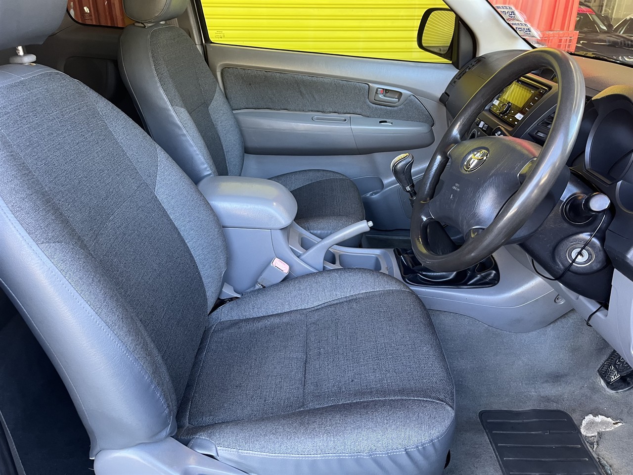 2005 Toyota Hilux