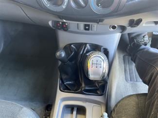 2005 Toyota Hilux - Thumbnail