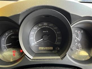2005 Toyota Hilux - Thumbnail