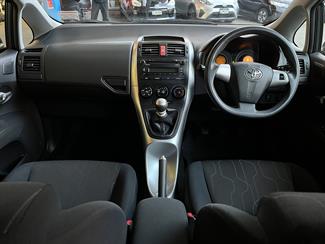 2011 Toyota Corolla - Thumbnail