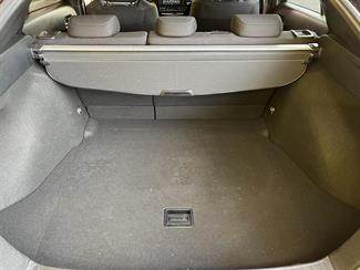 2016 Toyota Prius - Thumbnail