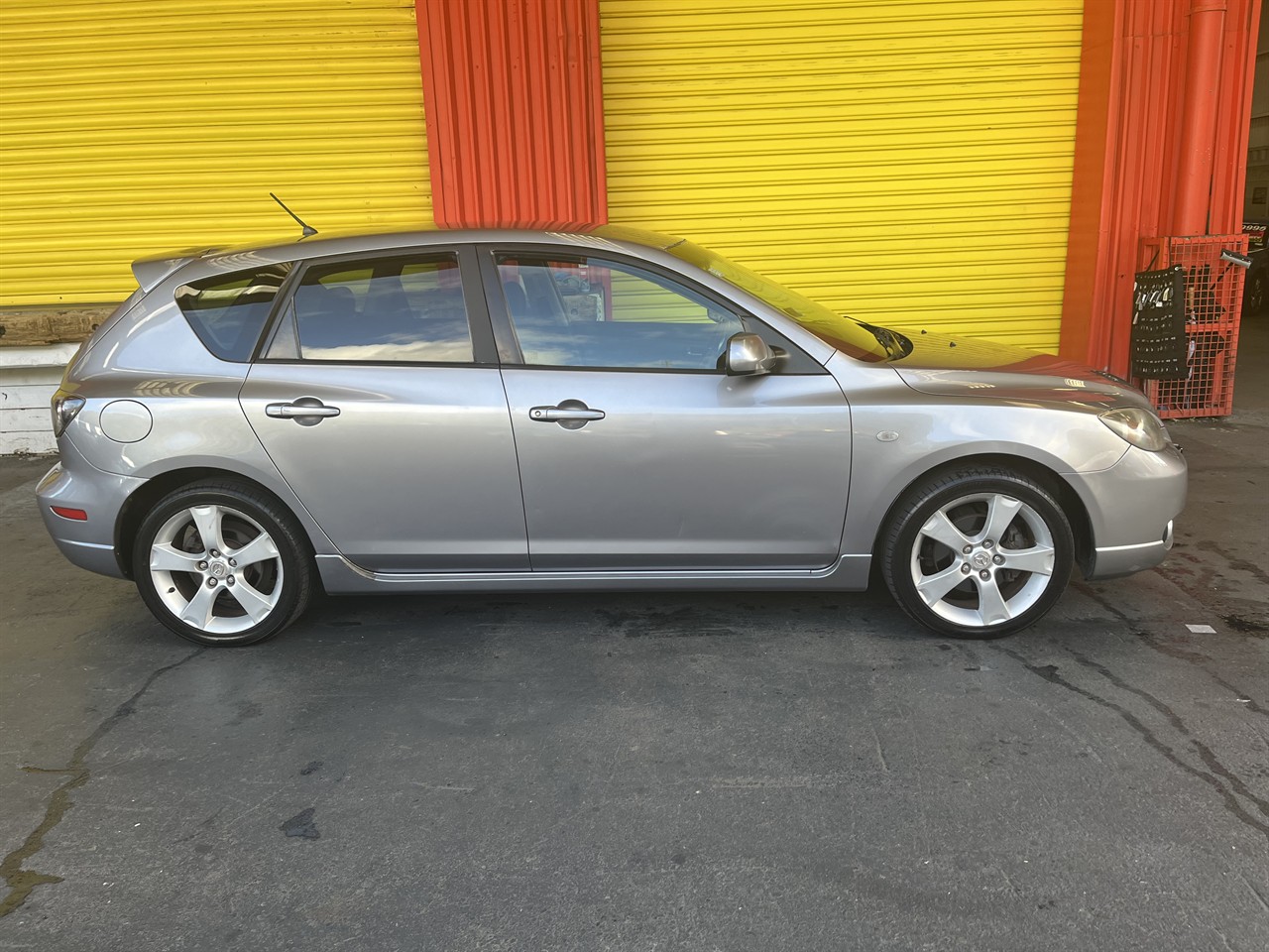 2004 Mazda Axela