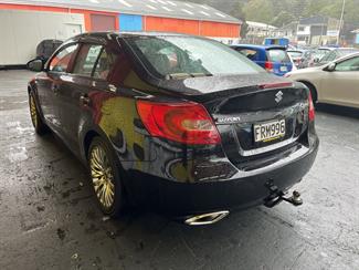2010 Suzuki Kizashi - Thumbnail