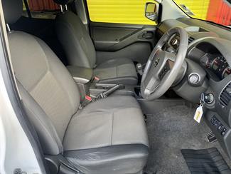 2012 Nissan Navara - Thumbnail