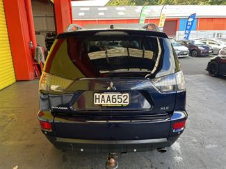 2010 Mitsubishi Outlander - Thumbnail