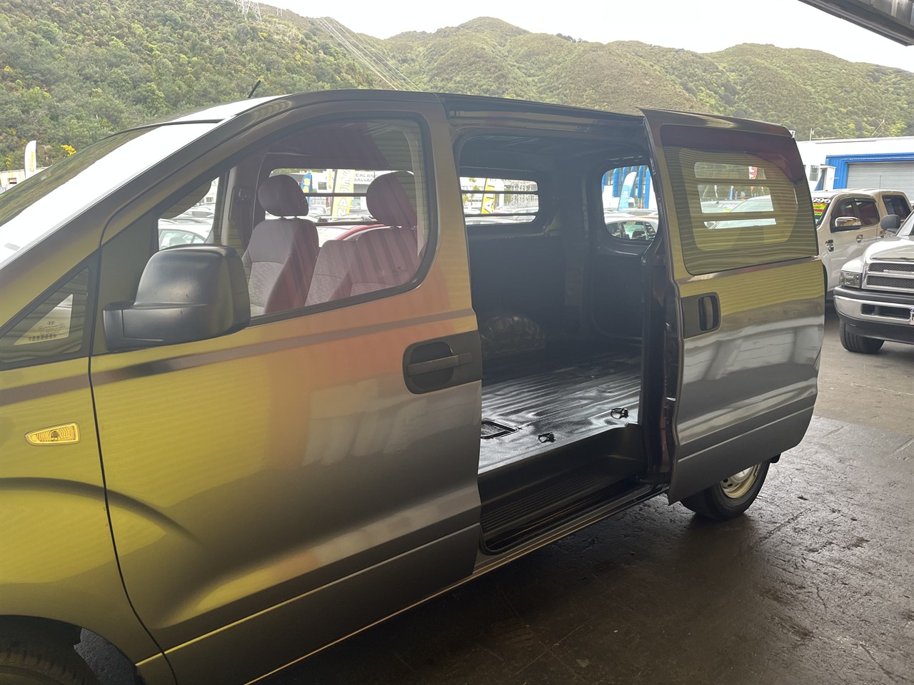 2010 Hyundai H1