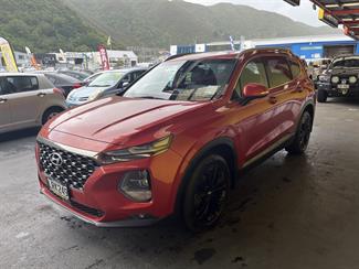 2018 Hyundai Santa Fe - Thumbnail