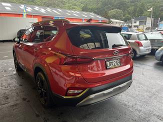 2018 Hyundai Santa Fe - Thumbnail