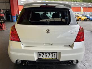 2008 Suzuki Swift - Thumbnail