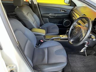 2005 Mazda Axela - Thumbnail