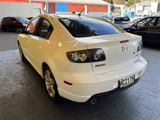 2005 Mazda Axela - Thumbnail