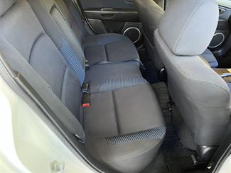 2005 Mazda Axela - Thumbnail