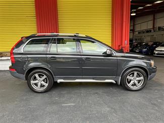2011 Volvo XC90 - Thumbnail