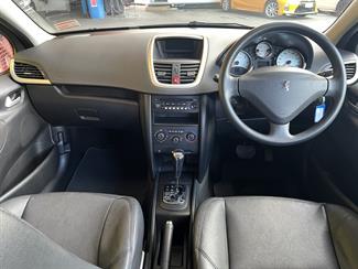2011 Peugeot 207 - Thumbnail