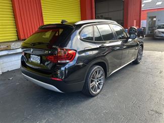2010 BMW X1 - Thumbnail