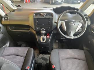 2012 Nissan Serena - Thumbnail