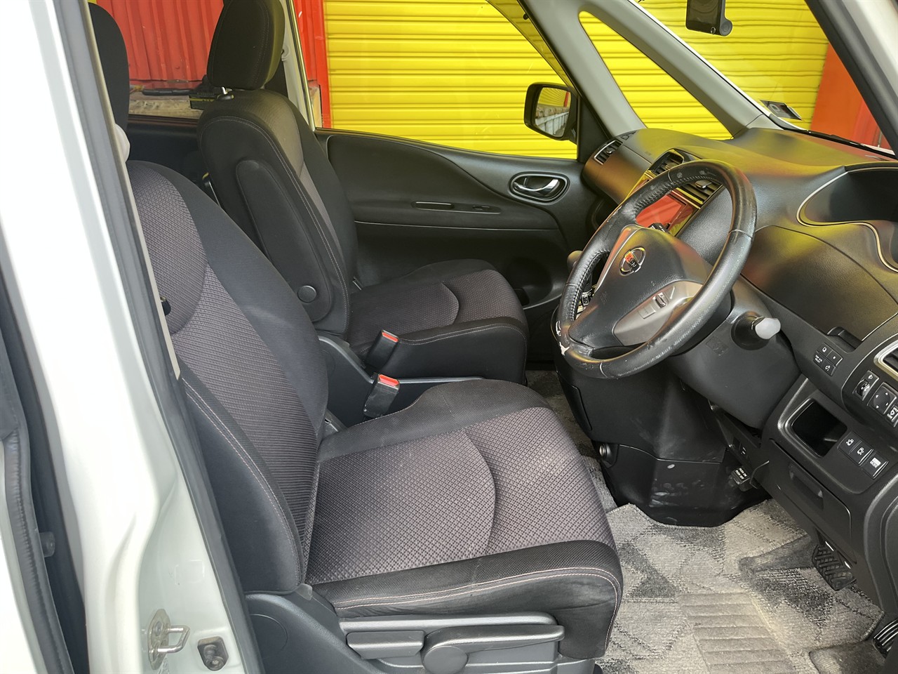 2012 Nissan Serena