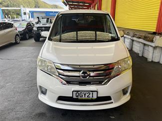2012 Nissan Serena - Thumbnail