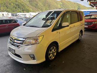 2012 Nissan Serena - Thumbnail