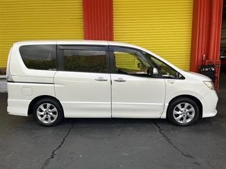 2012 Nissan Serena - Thumbnail