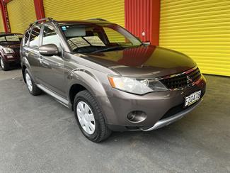 2011 Mitsubishi Outlander - Thumbnail