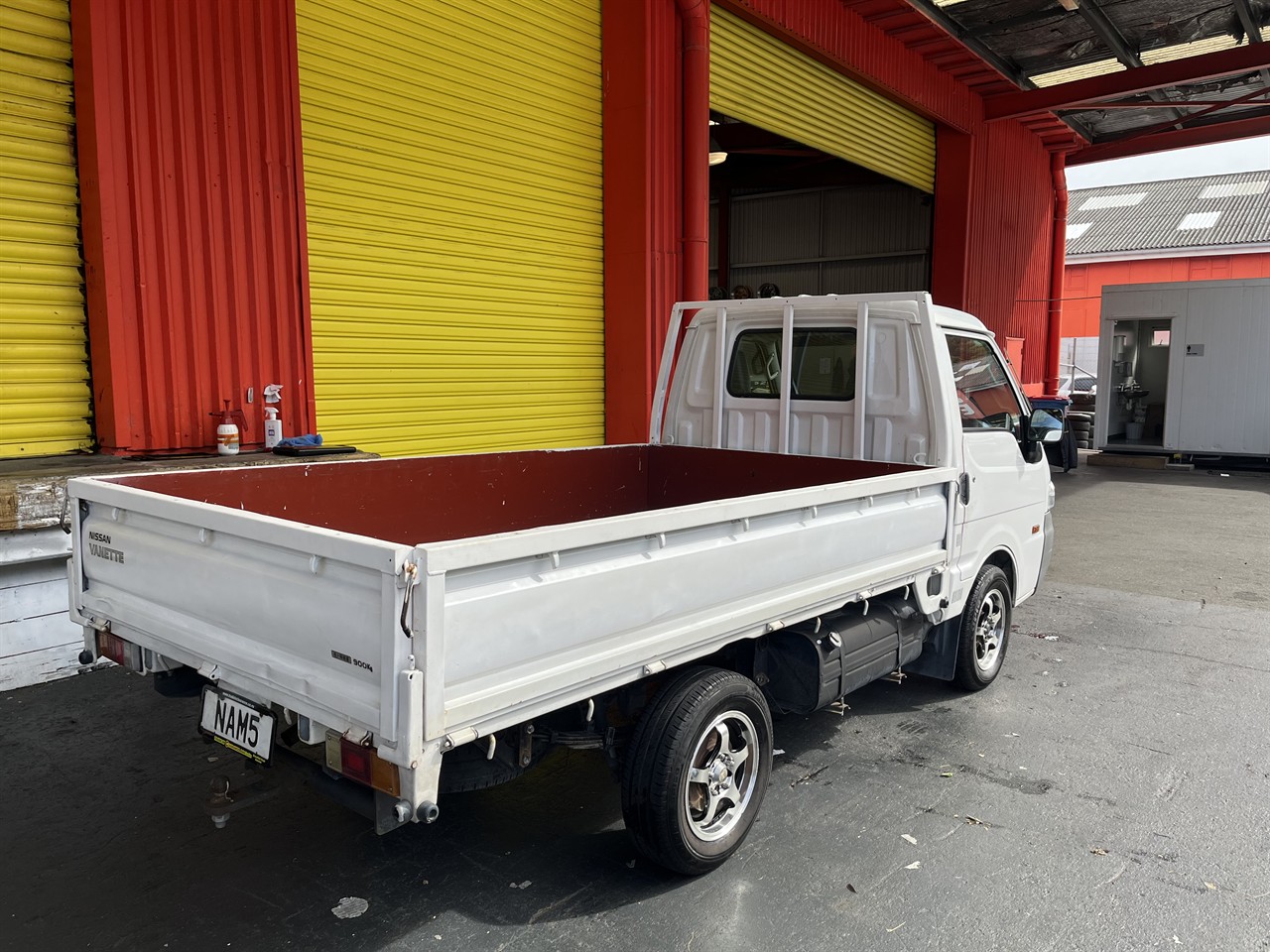 2011 Nissan Vanette