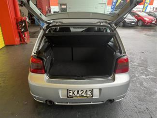 2003 Volkswagen Golf - Thumbnail