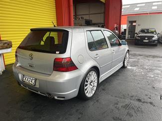 2003 Volkswagen Golf - Thumbnail