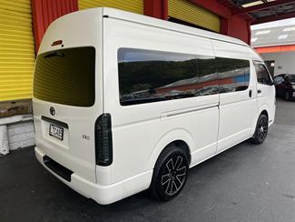 2018 Toyota Hiace - Thumbnail