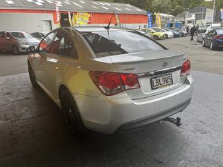 2011 Holden Cruze - Thumbnail
