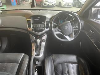 2011 Holden Cruze - Thumbnail