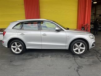2011 Audi Q5 - Thumbnail