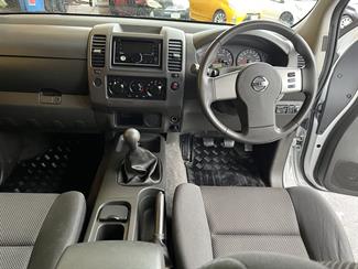2011 Nissan Navara - Thumbnail
