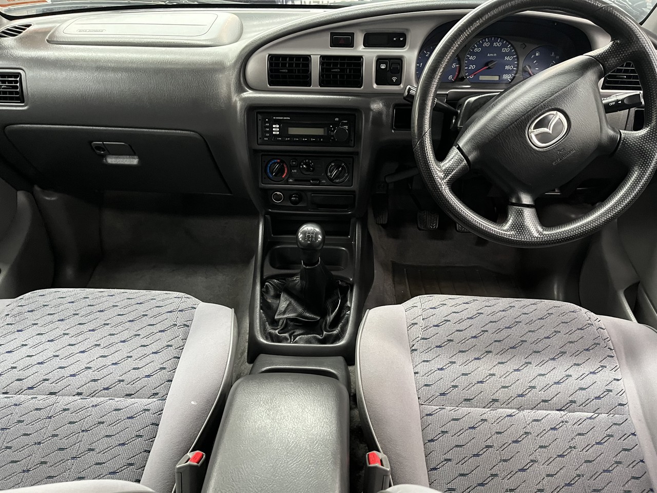 2004 Mazda bounty