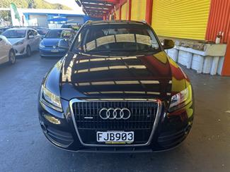 2010 Audi Q5 - Thumbnail