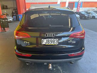 2010 Audi Q5 - Thumbnail