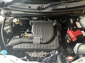 2014 Suzuki Swift - Thumbnail