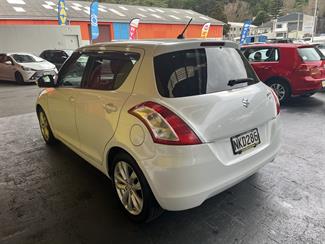 2014 Suzuki Swift - Thumbnail