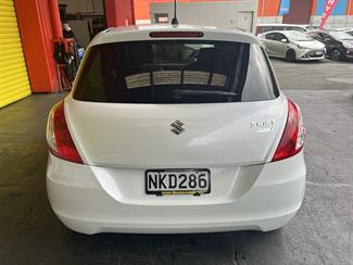 2014 Suzuki Swift - Thumbnail