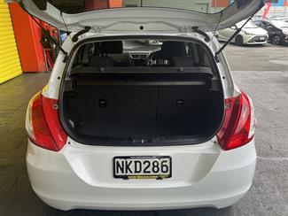 2014 Suzuki Swift - Thumbnail