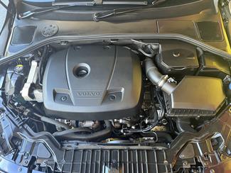2016 Volvo V60 - Thumbnail